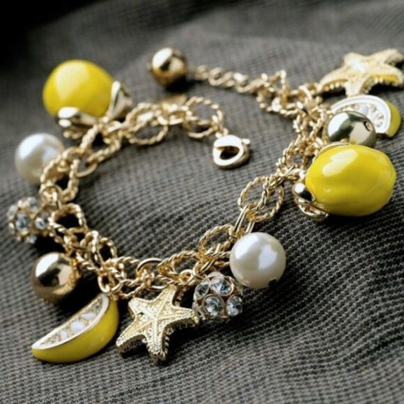 🍋 Beautiful Lemon Charm Bracelet - Picture 1 of 10